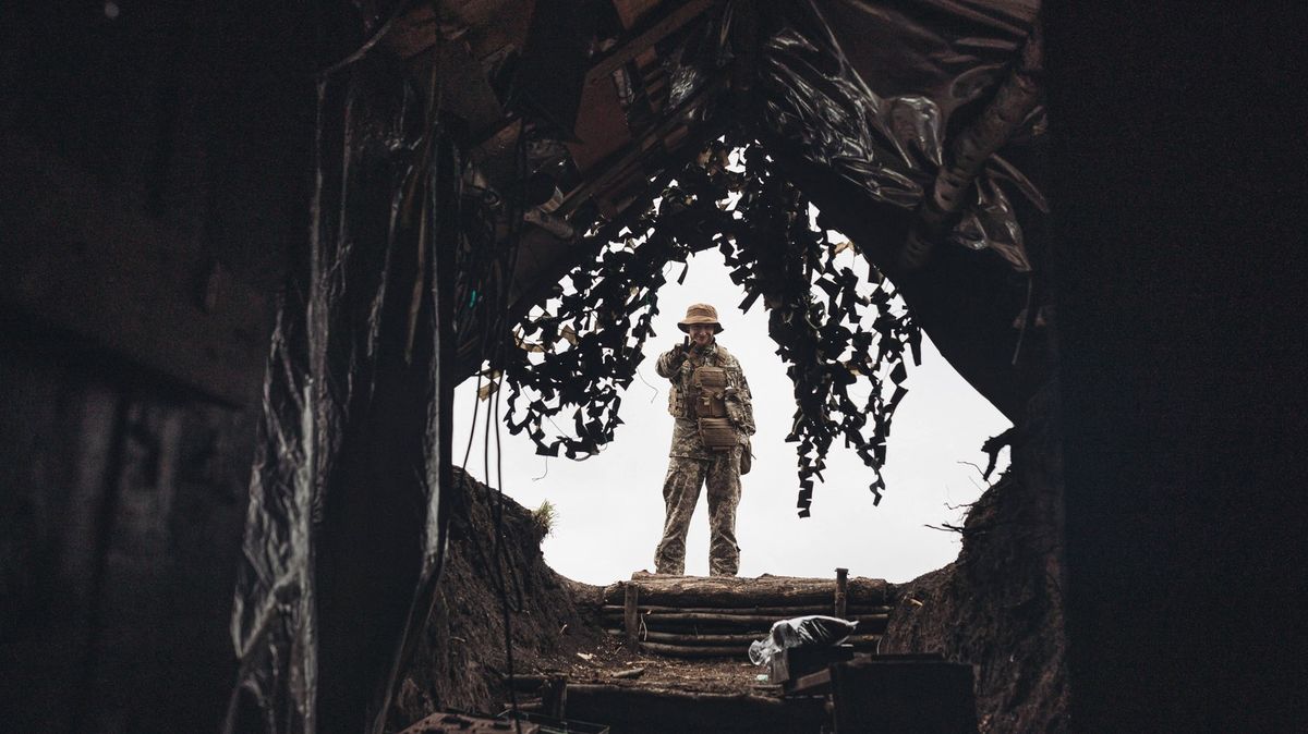Zprávy z bojiště: Ukrajinci na jihu loví ruská děla